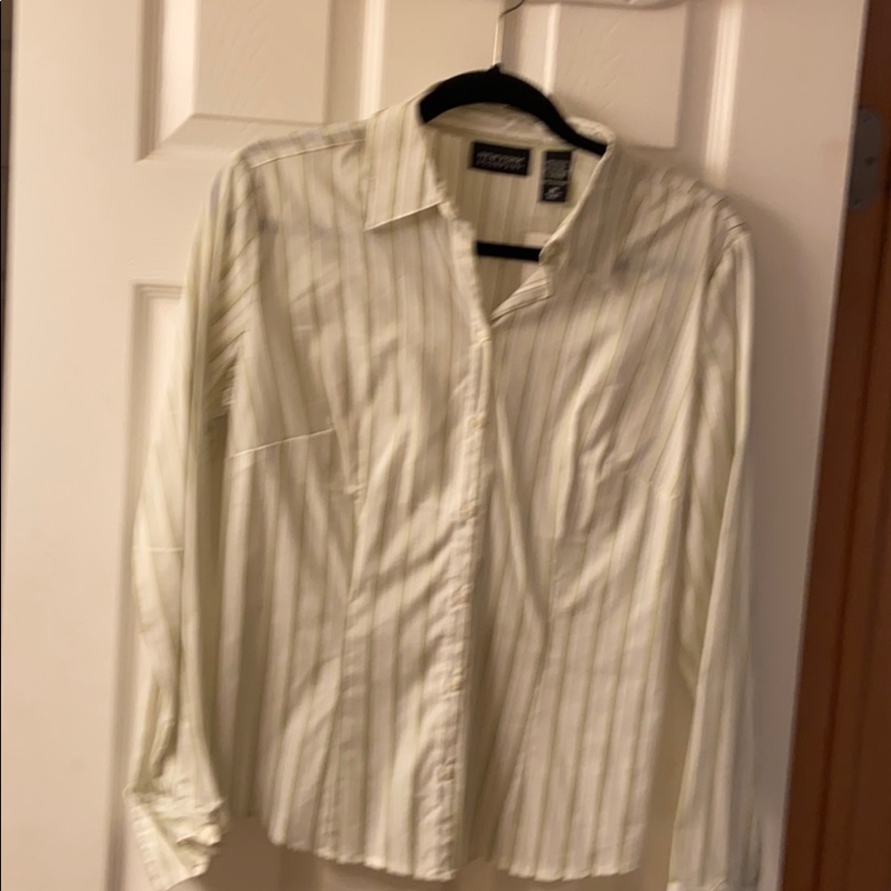 Button down shirt - Picture 2 of 3